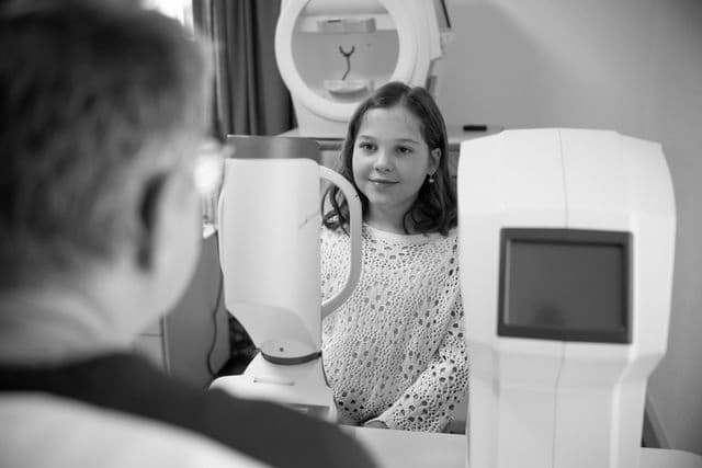 Castelberg Myopie 3 schwarz weiss.jpg