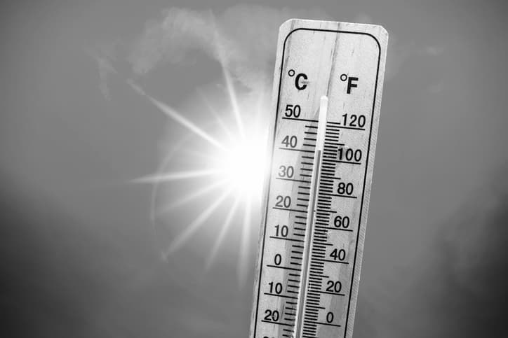 Hitze Dr. Castelberg Optometry schwarz weiss.jpg