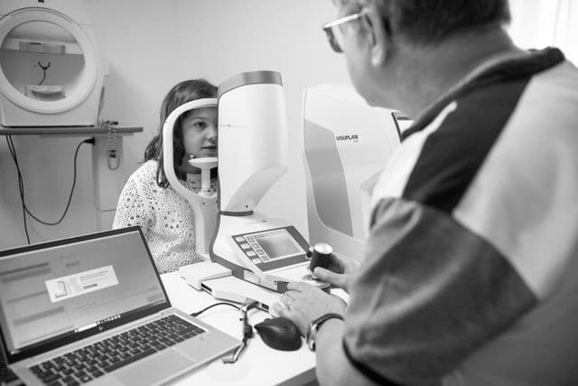 Castelberg Myopie 2 schwarz weiss.jpg