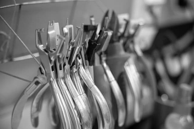 Castelberg Werkstatt 1 schwarz weiss.jpg