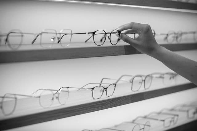 Castelberg Verkauf 12 schwarz weiss.jpg